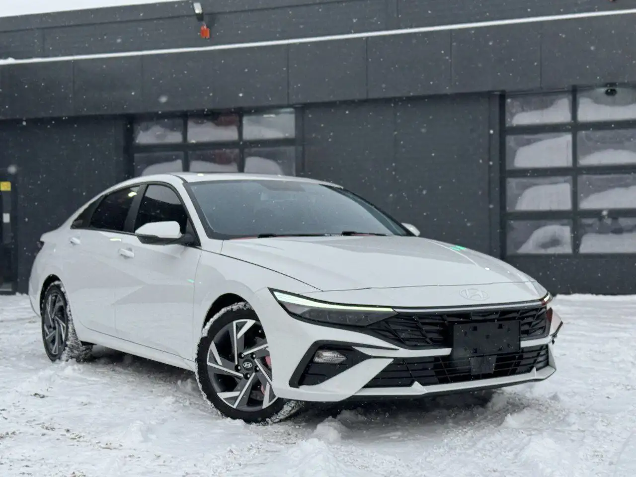 Продажа Hyundai Elantra 2024 года - Легковые автомобили (Авто) в Челябинск