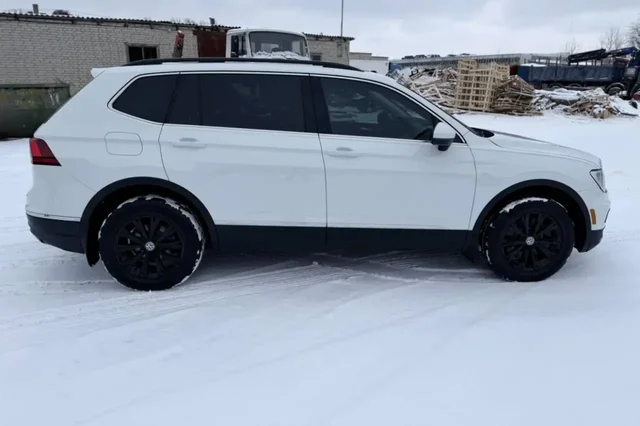 Volkswagen Tiguan 2018 - Грузовики и спецтехника в Челябинск