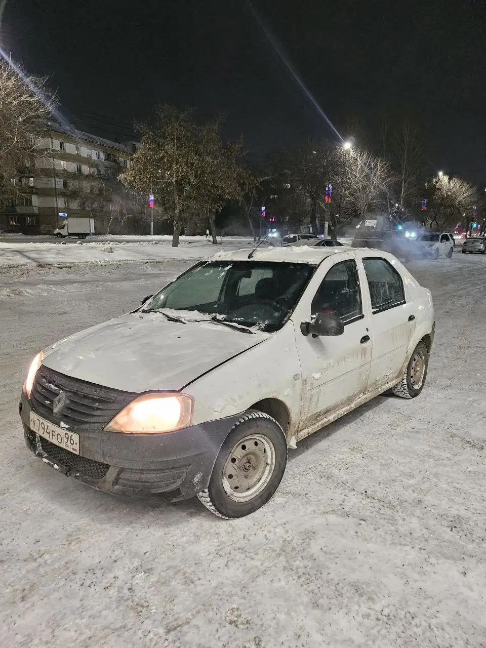 Рено Логан 2013 года - Авто в Челябинск