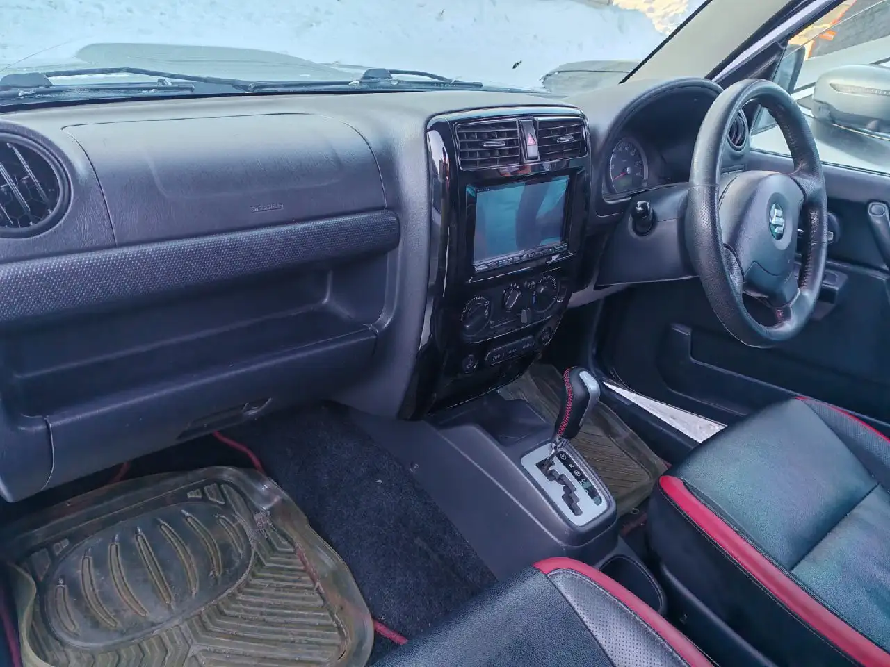 Suzuki Jimny 3 поколение 2013 года - Легковые автомобили (Авто) в Благовещенск