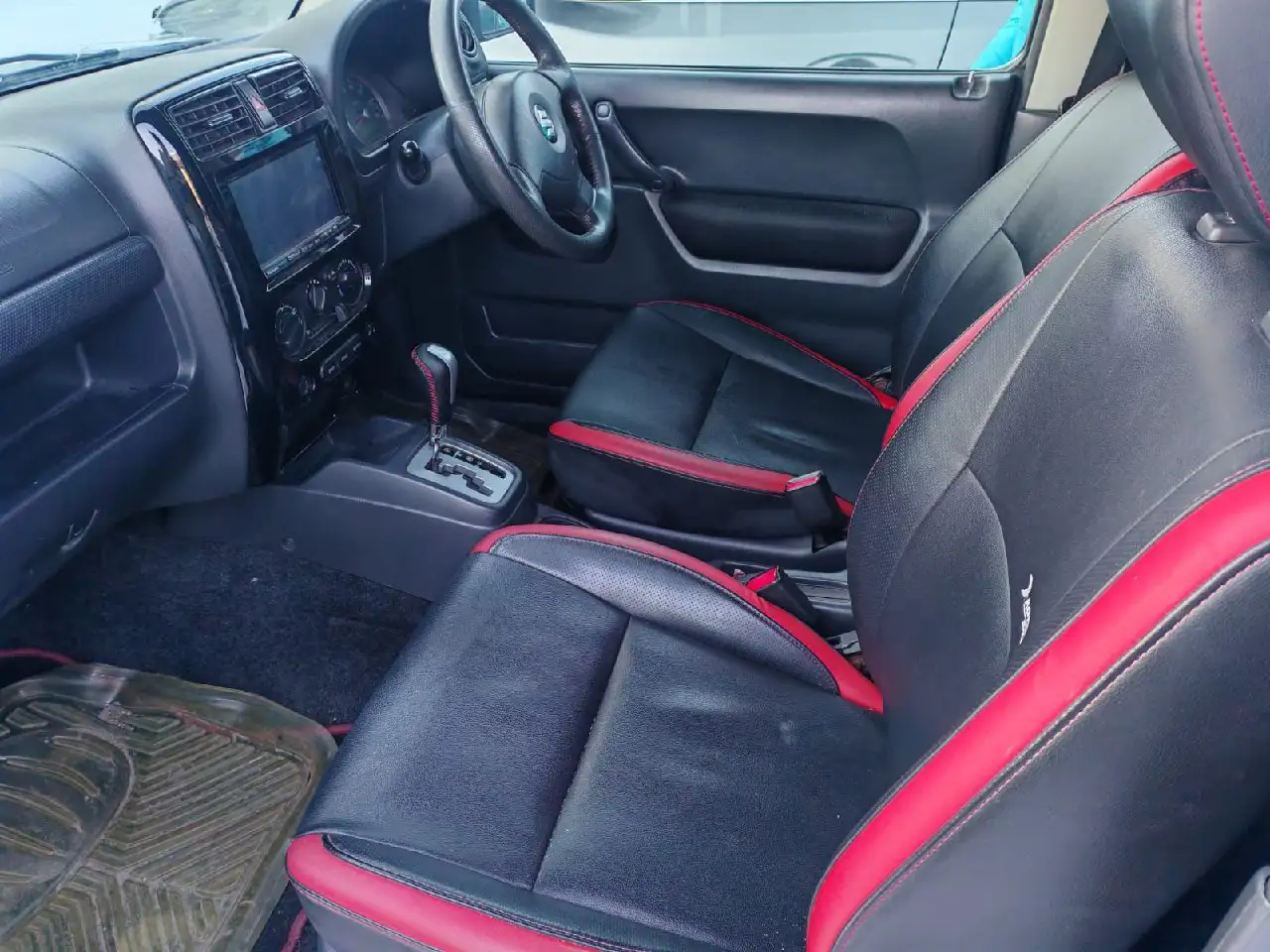 Suzuki Jimny 3 поколение 2013 года - Легковые автомобили (Авто) в Благовещенск