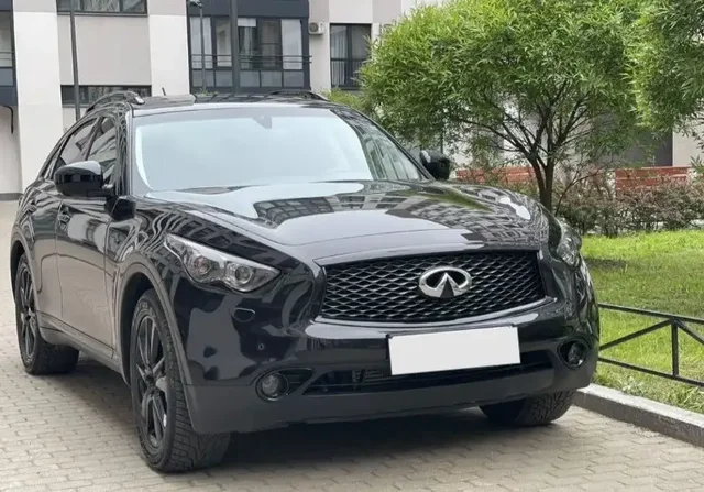 Infiniti Q70 Y51 2015 года - Внедорожники в Санкт-Петербург