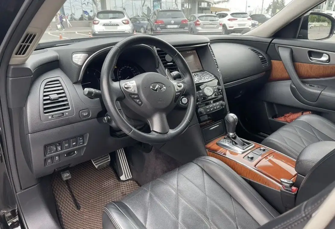 Infiniti Q70 Y51 2015 года - Легковые автомобили (Авто) в Санкт-Петербург