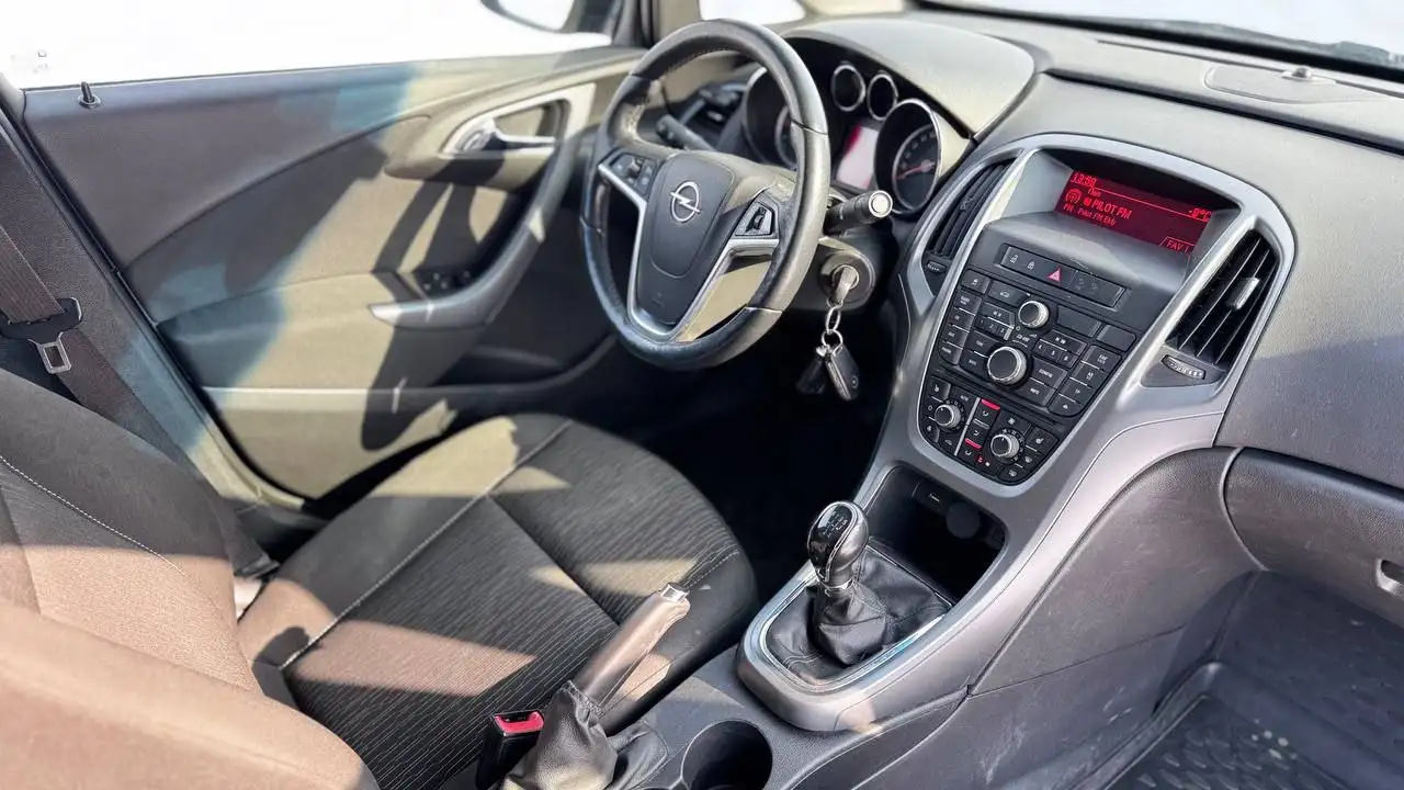 Opel Astra 2014 года в отличном состоянии - Легковые автомобили (Авто) в Челябинск