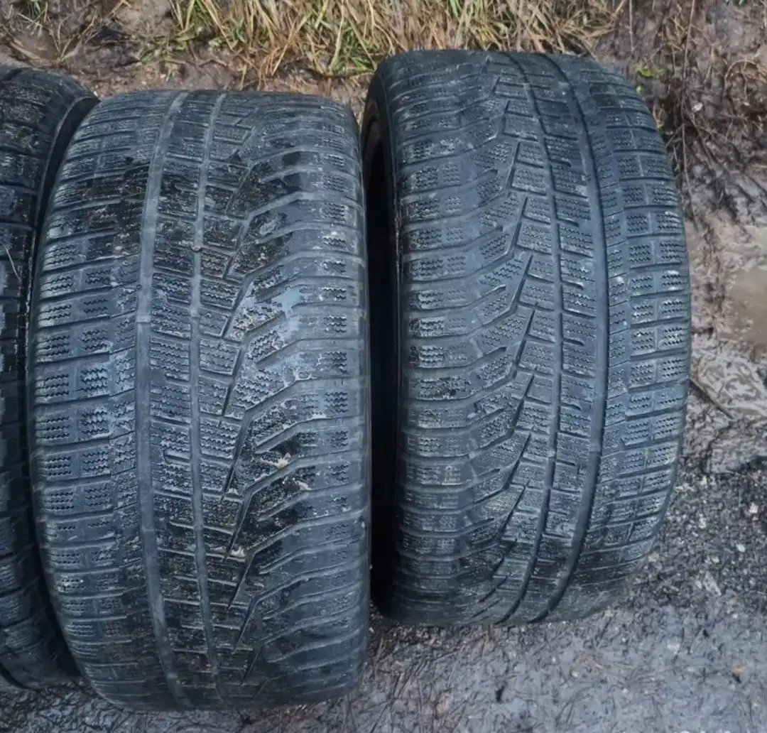 Продам комплект разномарочных литых дисков на зимней резине - Запчасти (Авто) в Челябинск