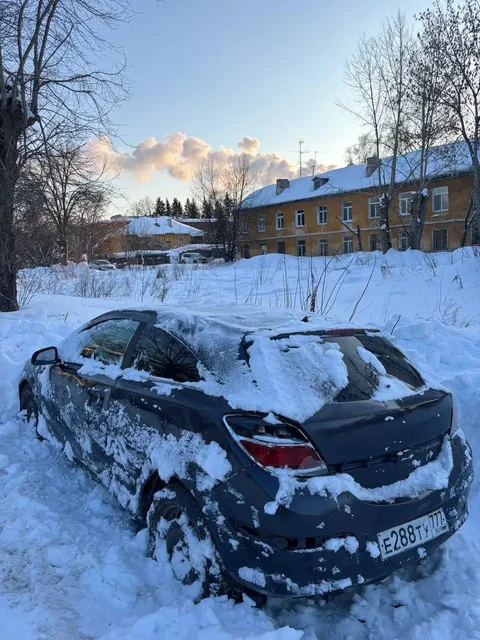 Opel Astra 2006 года с повреждениями - Авто в Челябинск