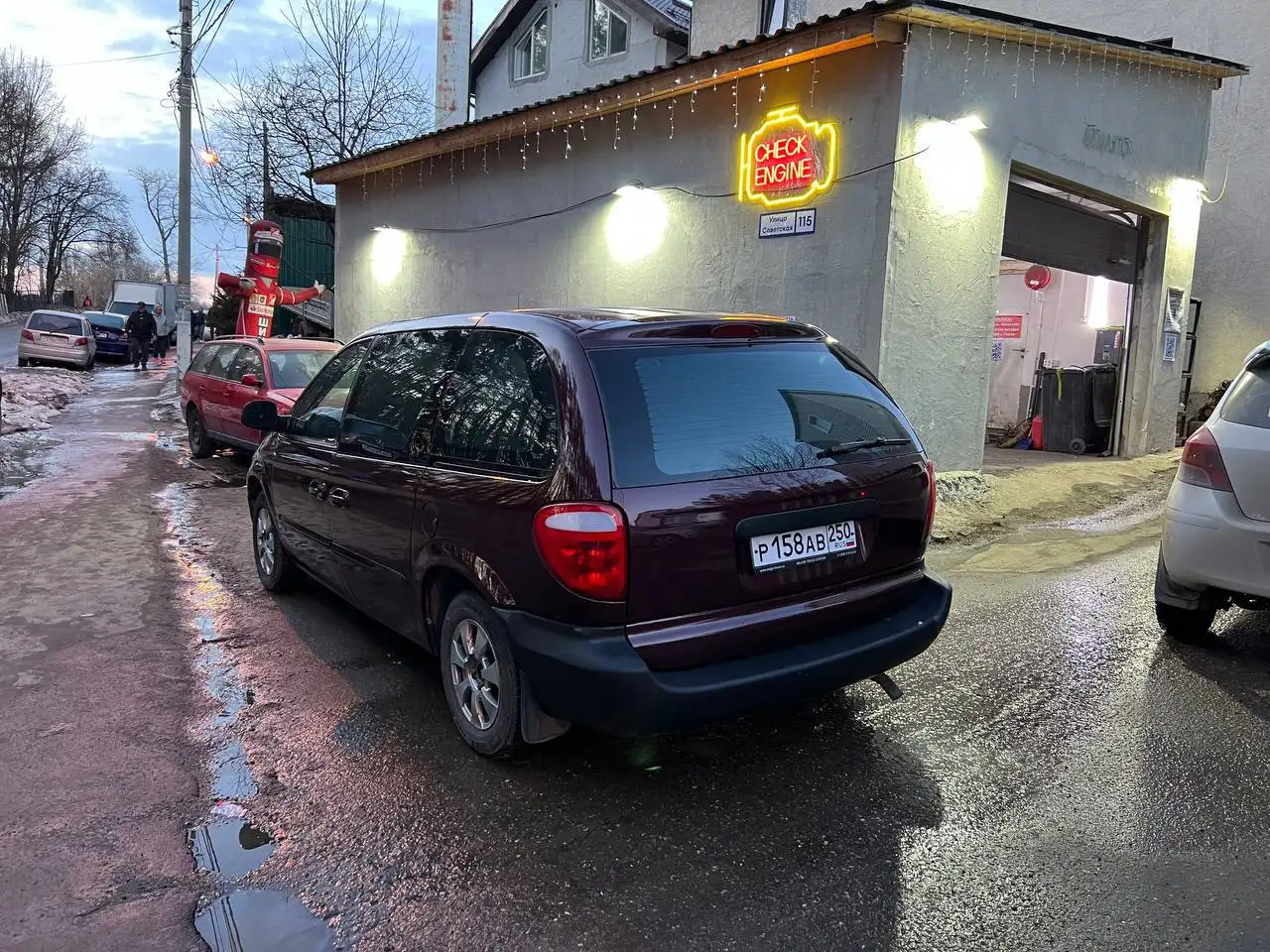 Караван 2002 автомат на ходу - Авто в Челябинск