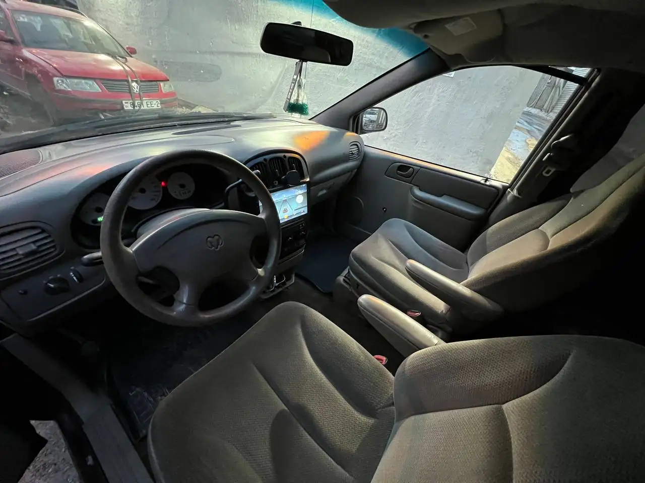 Караван 2002 автомат на ходу - Авто в Челябинск