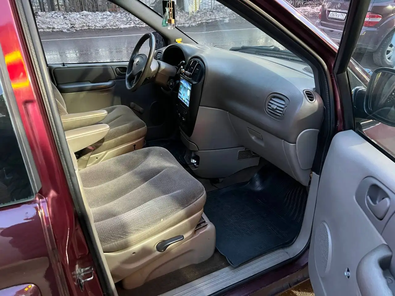 Караван 2002 автомат на ходу - Авто в Челябинск