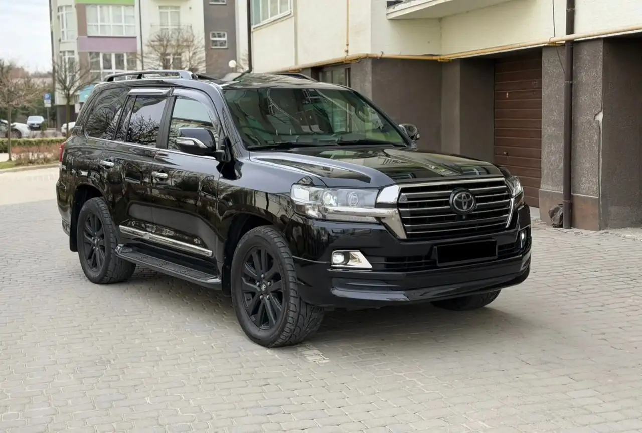 Toyota Land Cruiser 2018 - Внедорожники (Авто) в Челябинск