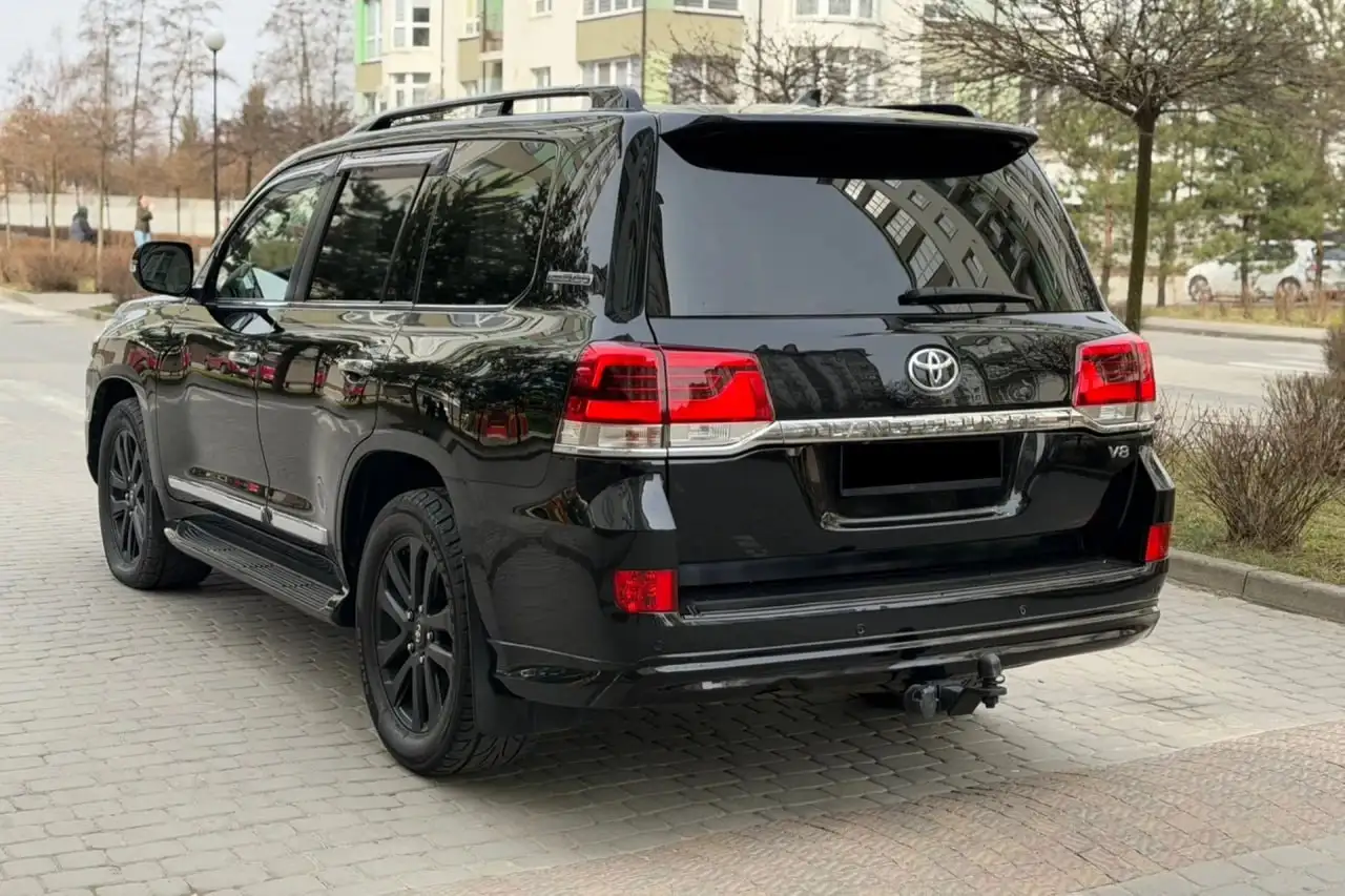 Toyota Land Cruiser 2018 - Внедорожники (Авто) в Челябинск