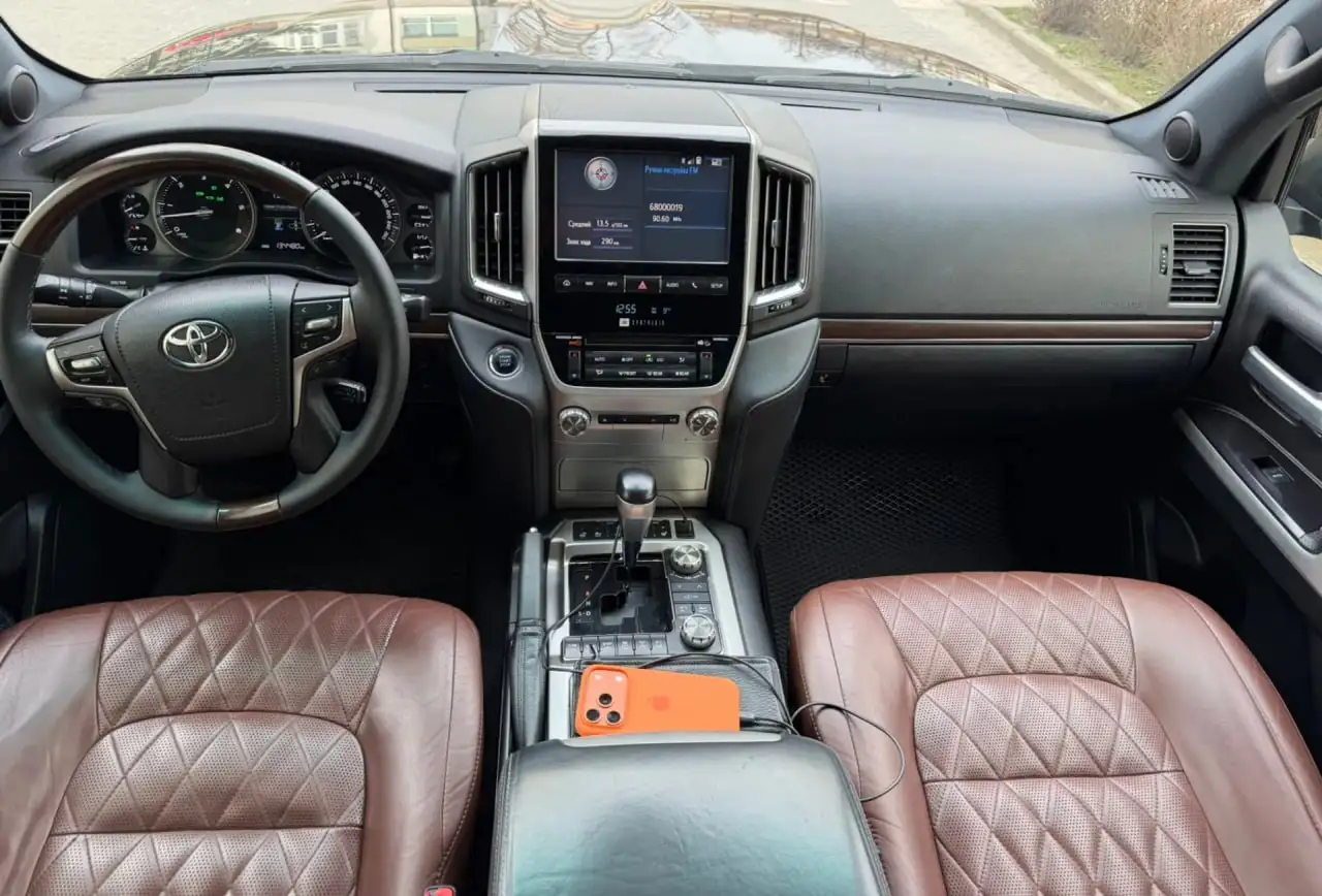 Toyota Land Cruiser 2018 - Внедорожники (Авто) в Челябинск