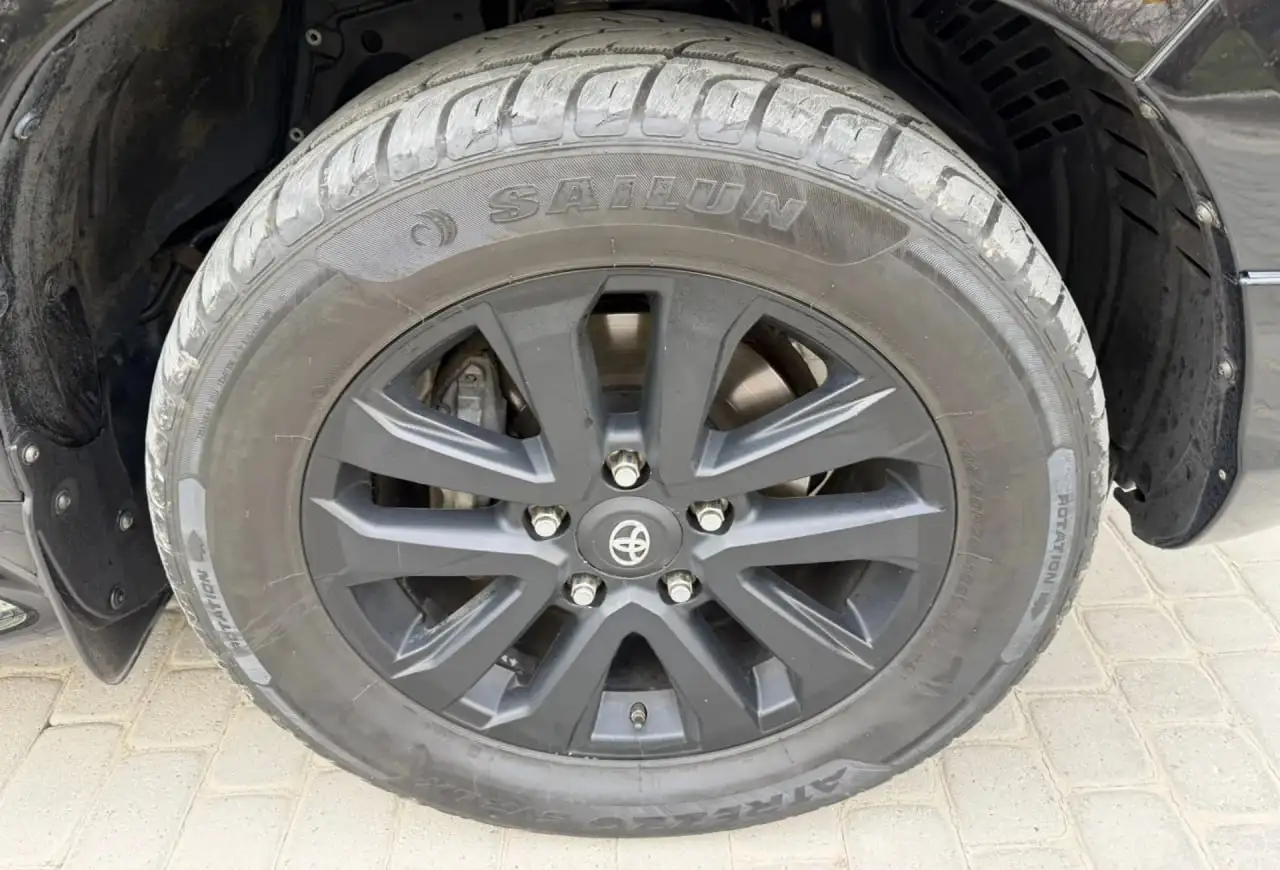 Toyota Land Cruiser 2018 - Внедорожники (Авто) в Челябинск