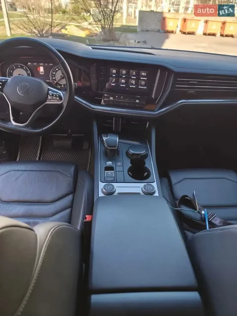 Volkswagen Touareg 2020 бензин 3.0 л автомат полный привод - Кроссовер в Челябинск