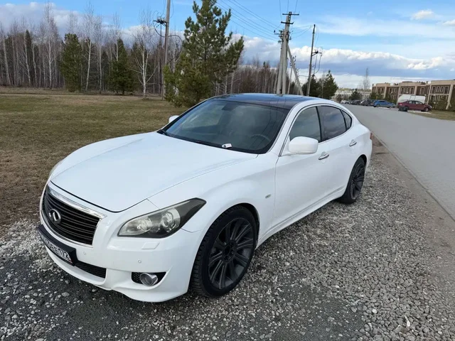 Продажа автомобиля Infiniti M56 2010 года - Кроссоверы/Внедорожники в Челябинск