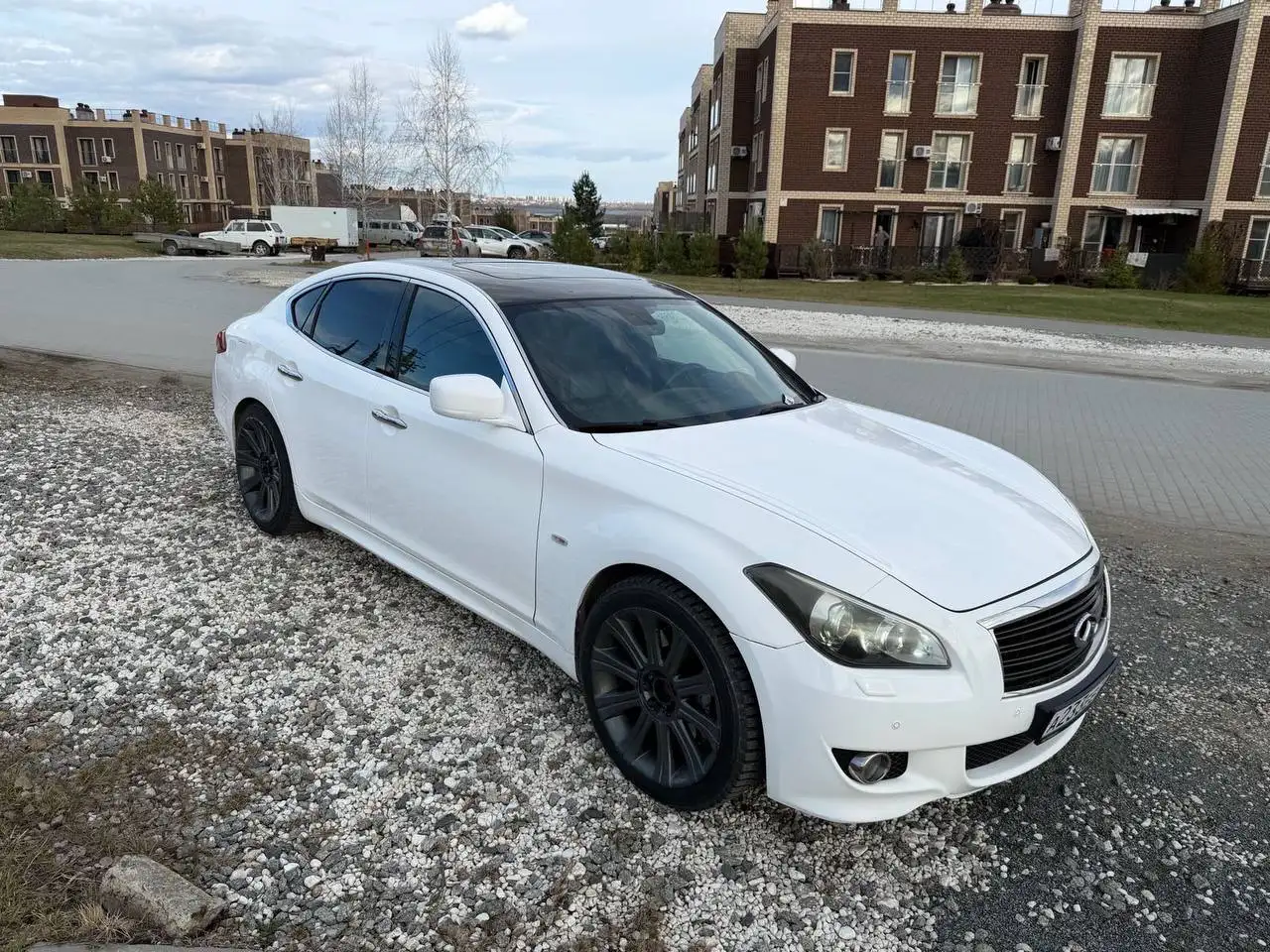 Продажа автомобиля Infiniti M56 2010 года - Авто в Челябинск