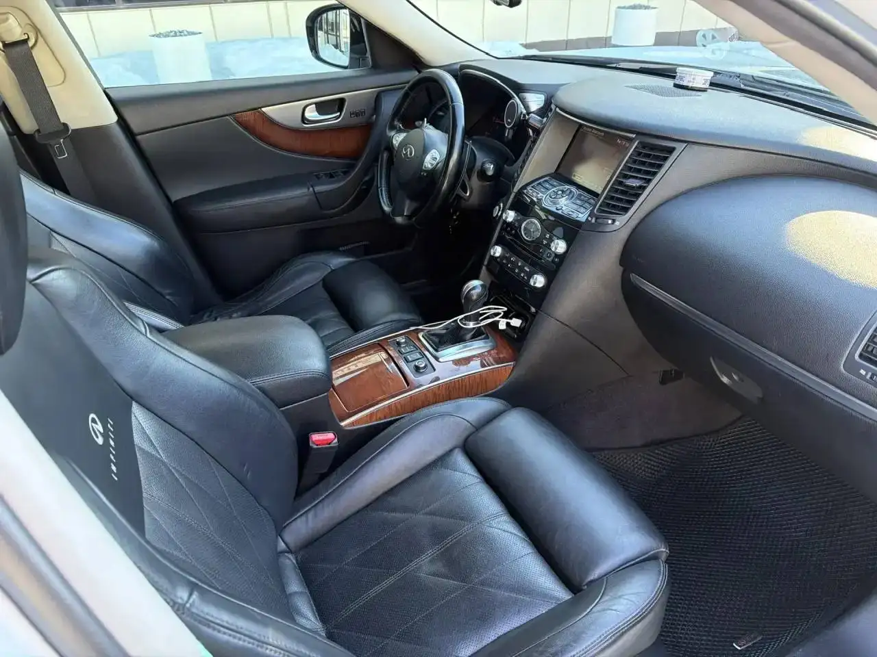 INFINITI FX37S 2011 года выпуска - Легковые автомобили (Авто) в Челябинск