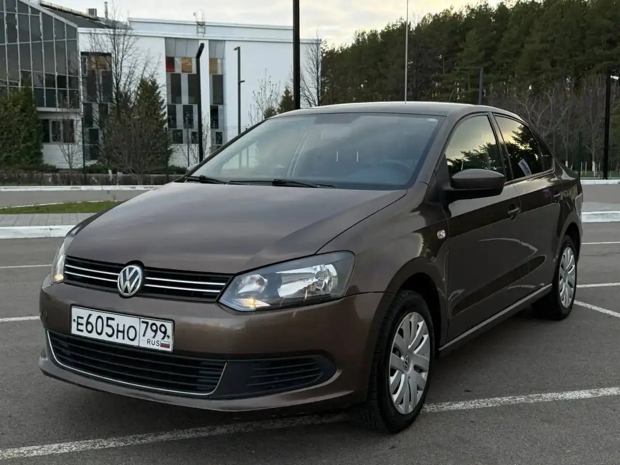 VW Polo 1.6 автомат 2015 - Легковые автомобили (Авто) в Набережные Челны