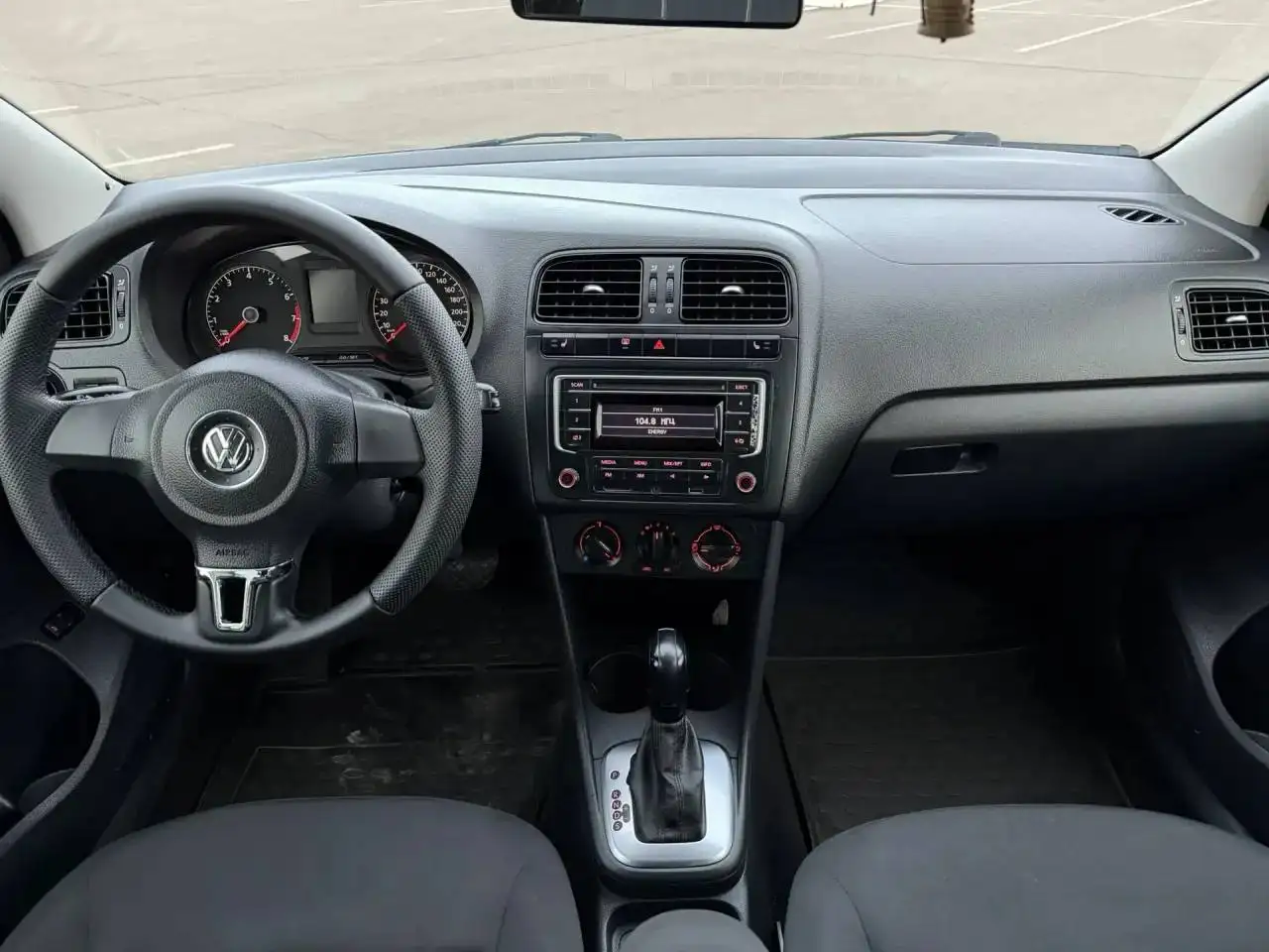 VW Polo 1.6 автомат 2015 - Легковые автомобили (Авто) в Набережные Челны