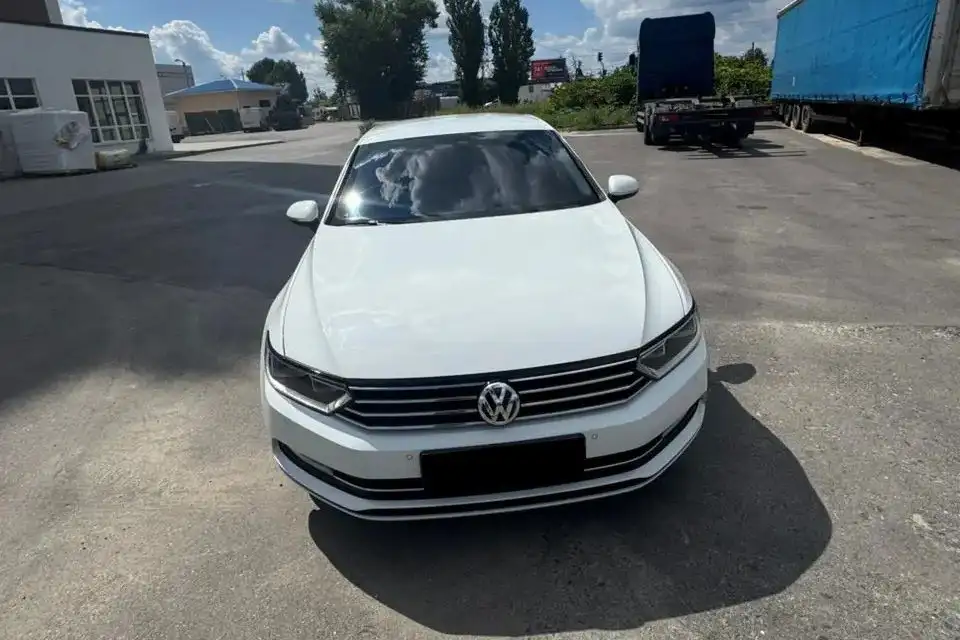 Volkswagen Passat 2017 1.8 РОБОТ - Volkswagen Passat (Авто) в Челябинск
