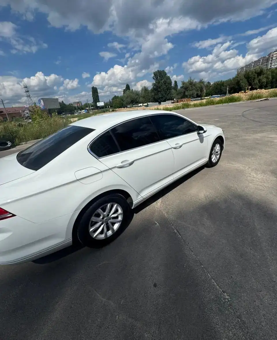 Volkswagen Passat 2017 1.8 РОБОТ - Volkswagen Passat (Авто) в Челябинск