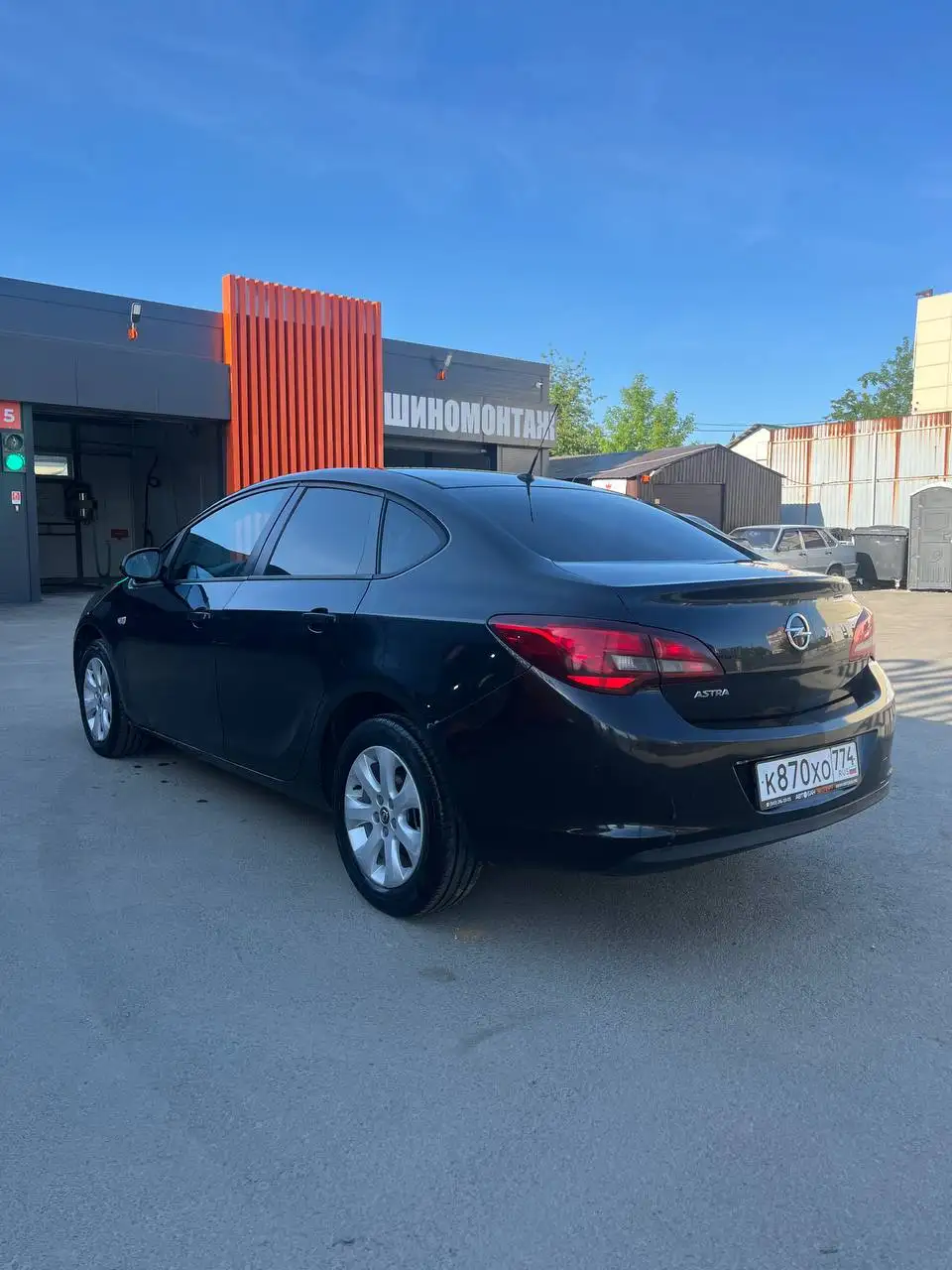 Opel Astra 2014 - Авто в Челябинск