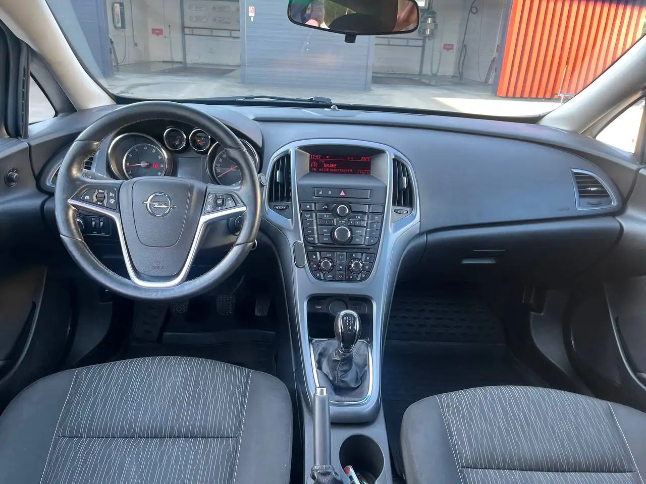 Opel Astra 2014 - Авто в Челябинск
