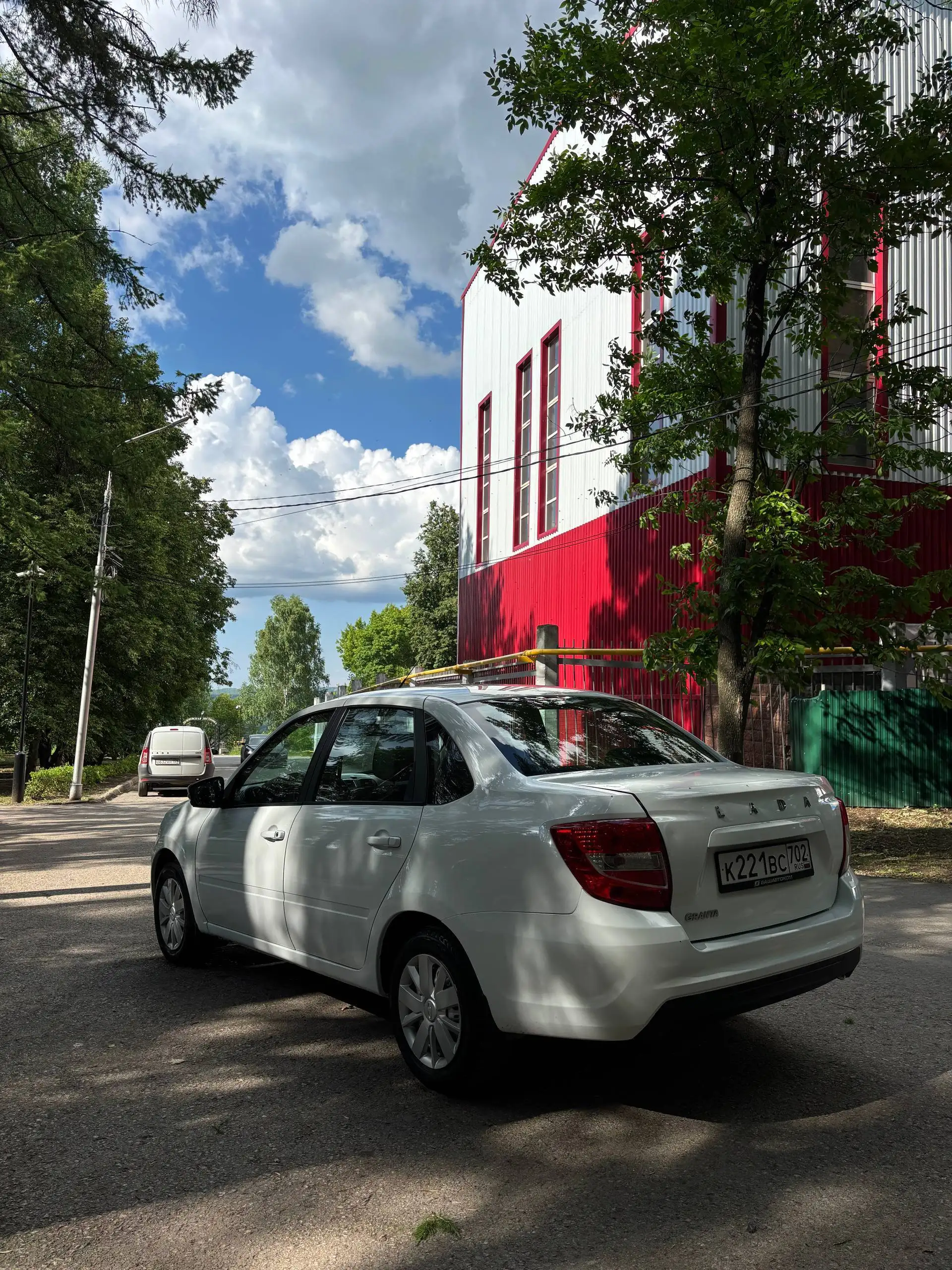 Лада Гранта 2022 - Легковые автомобили (Авто) в Уфа