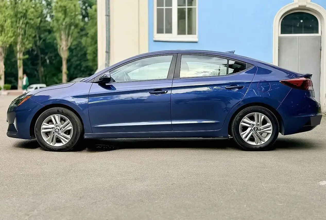 Hyundai Elantra 2018 - Легковые автомобили (Авто) в Челябинск