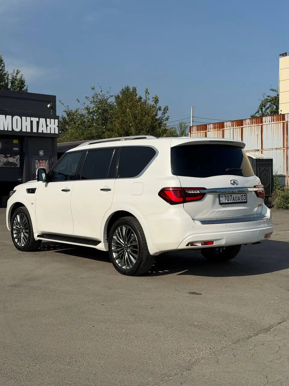 Infinity QX80 2018 года, без окрасов, пробег 90, учёт KZ, состояние нового - Авто в Челябинск