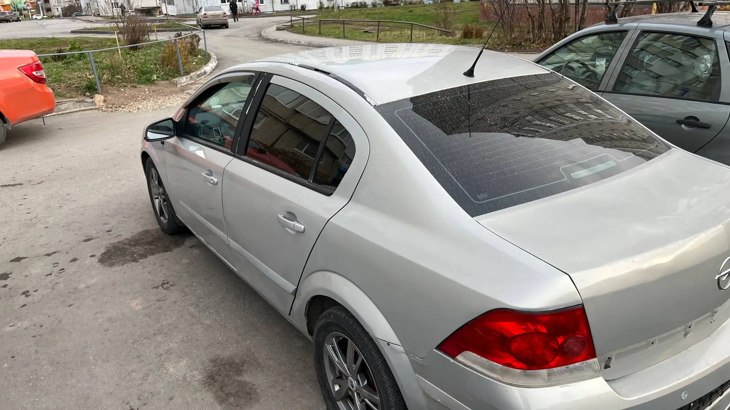 Опель 2009 года