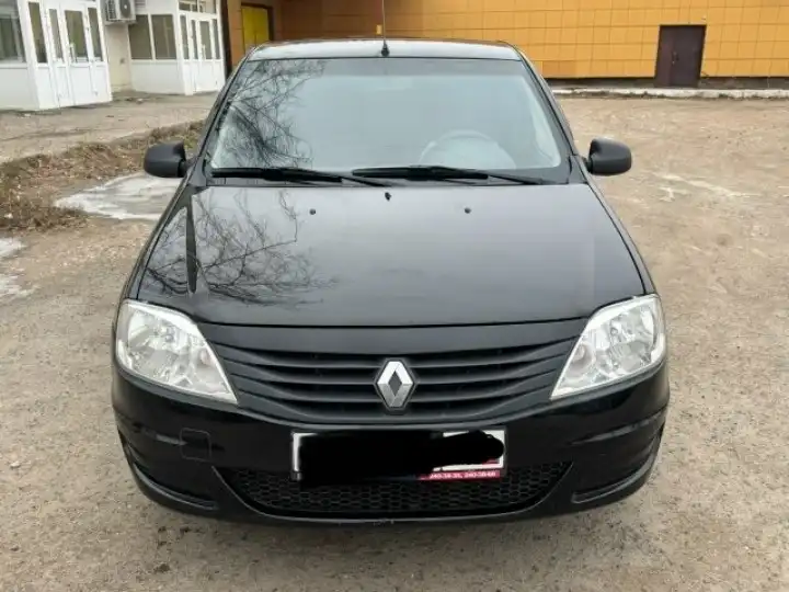 Продам личный повседневный городской автомобиль Рено Логан 2010 года