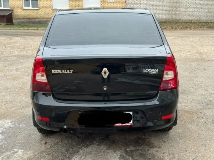Продам личный повседневный городской автомобиль Рено Логан 2010 года