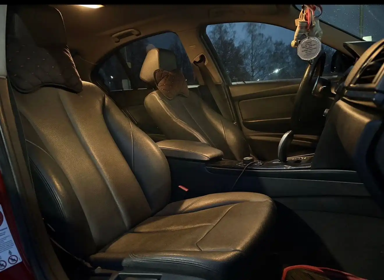 BMW 320i 2012 года с автоматом и двумя комплектами колес