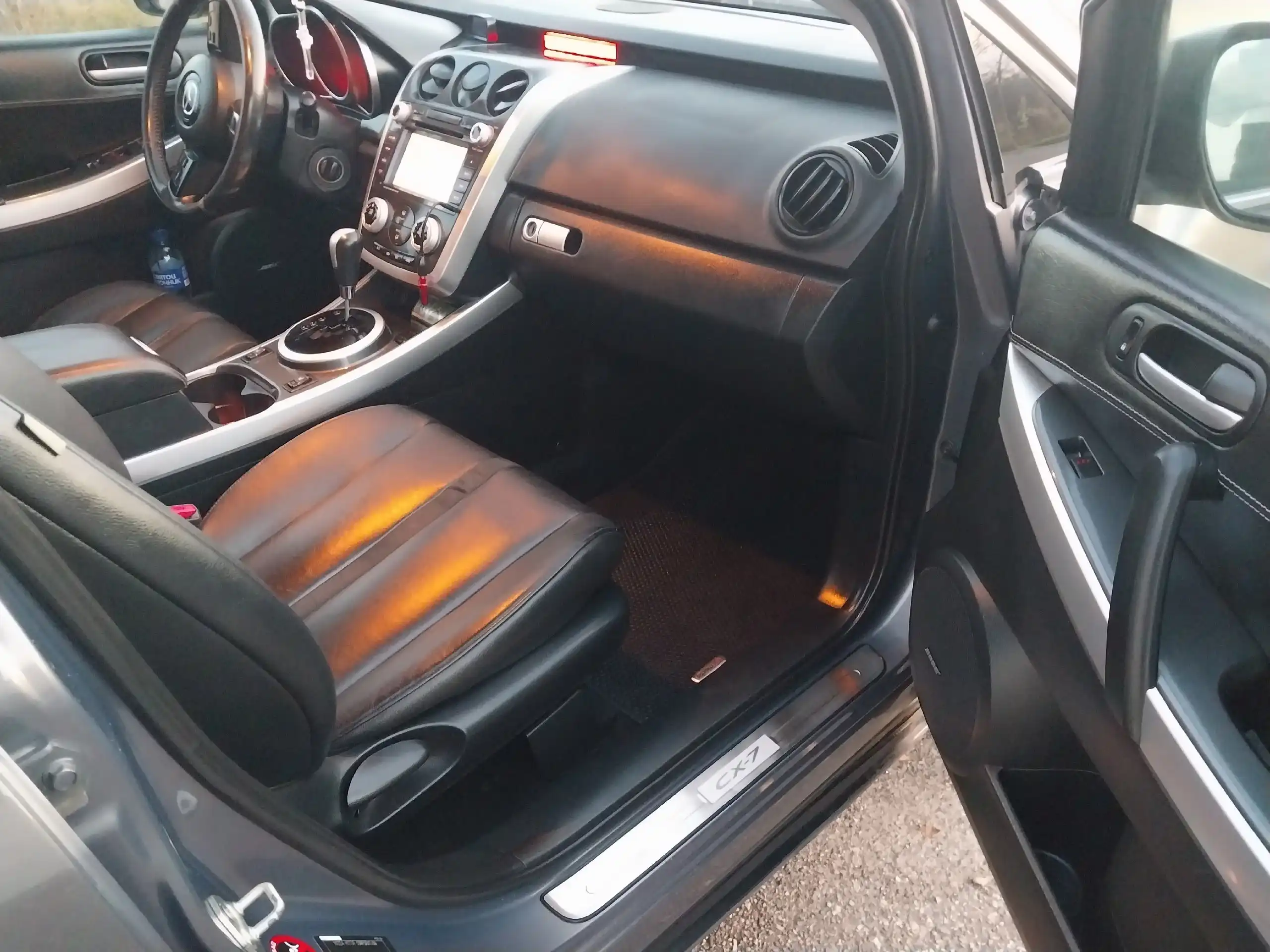 Продажа полноприводного кроссовера Mazda CX-7 2008 года