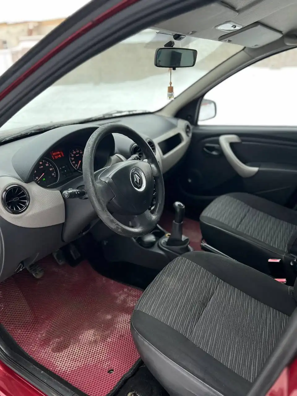 Renault Sandero 2010 года выпуска