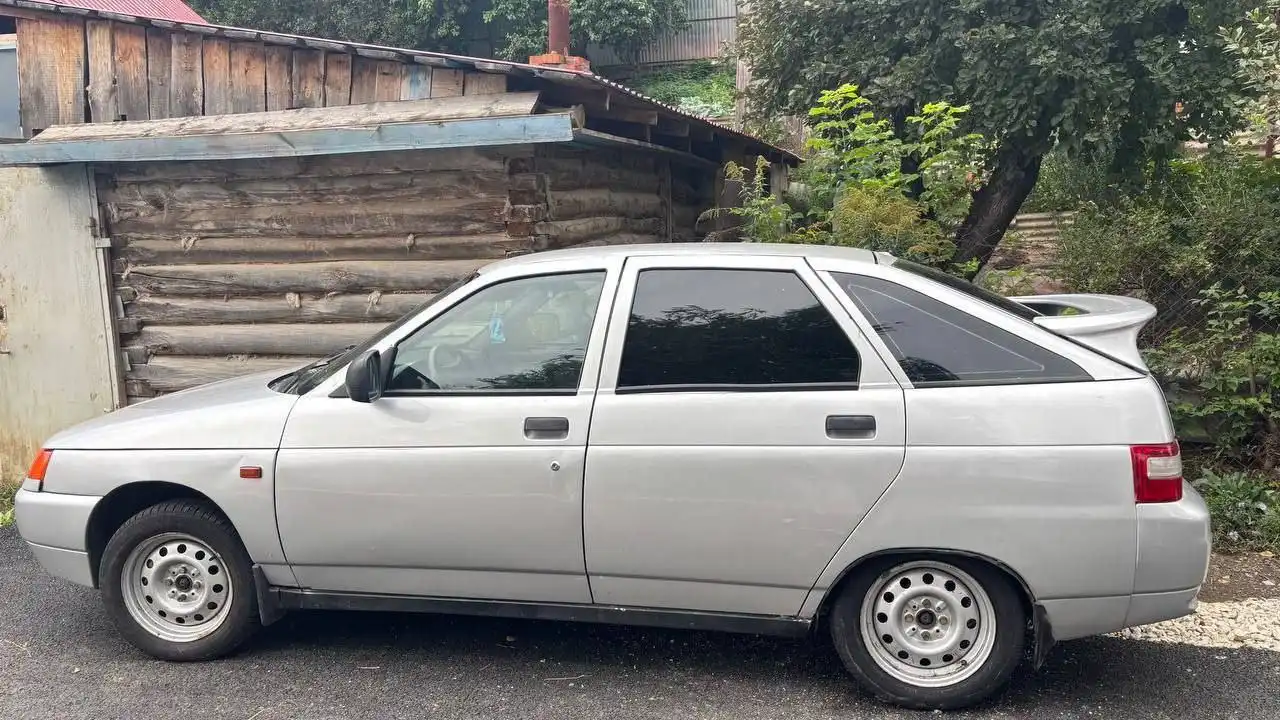 Автомобиль 2006 года, 1.6 л, без гидроусилителя