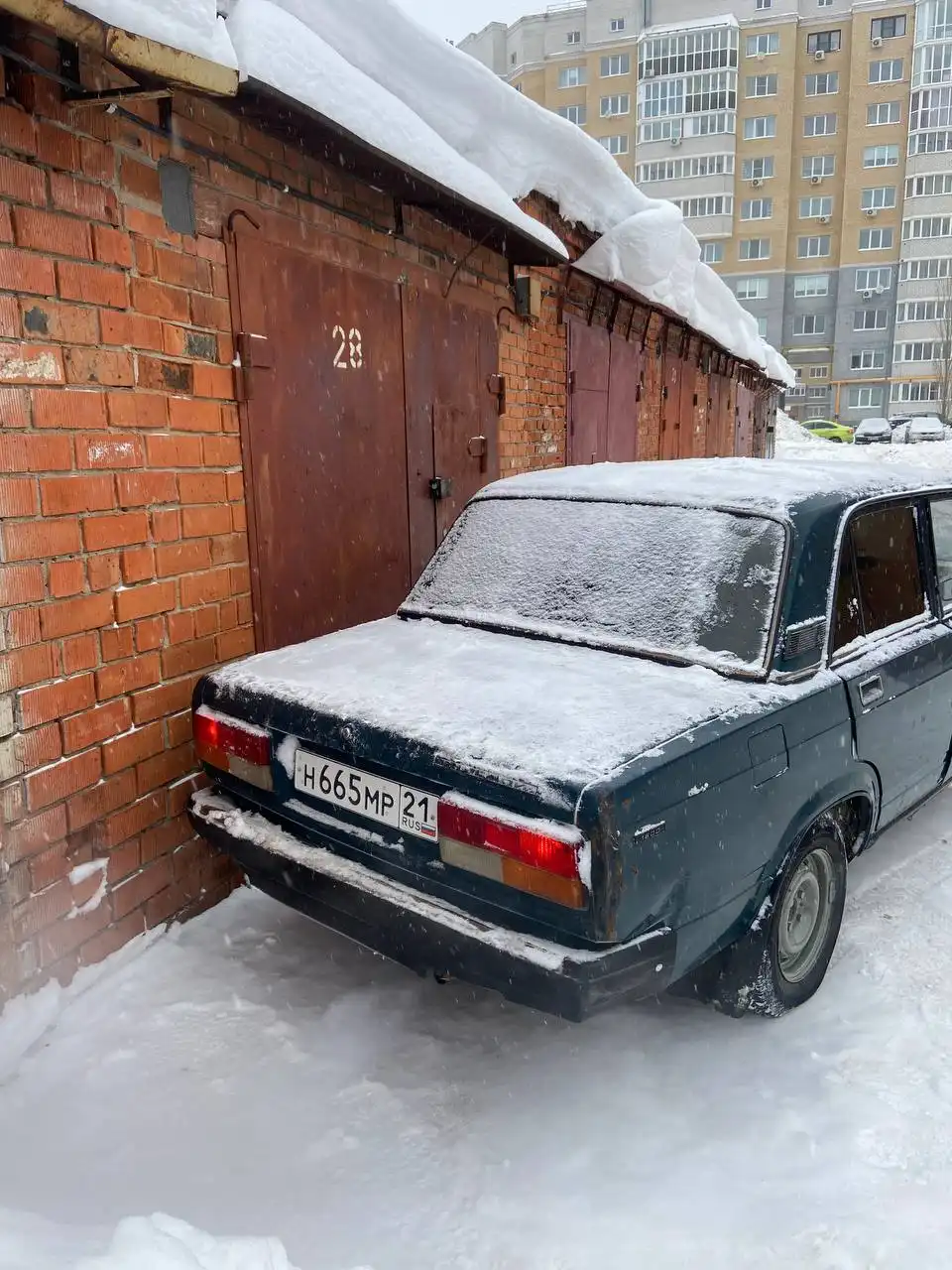 Автомобиль 2004 года