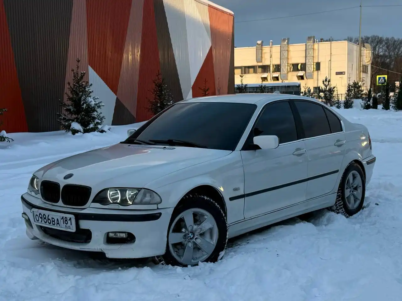 Продам BMW E46 1998 года выпуска