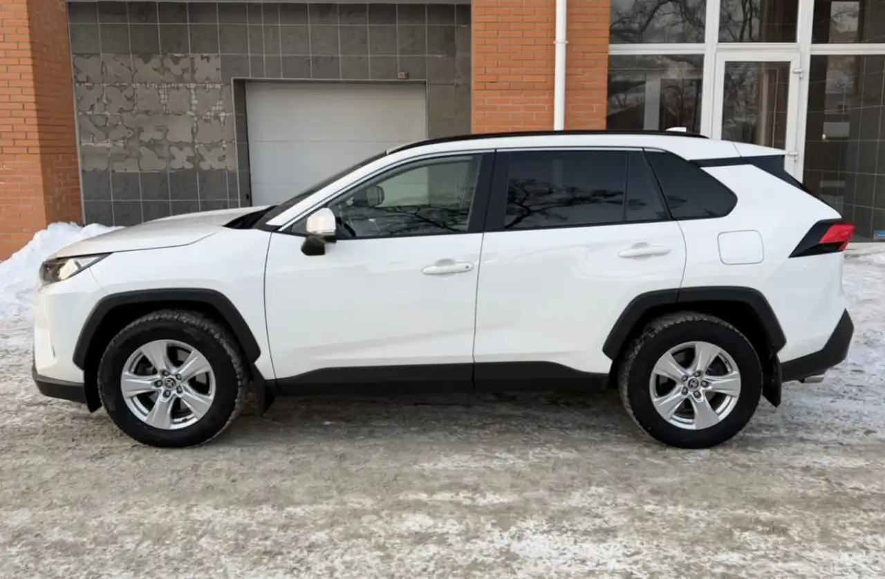 Toyota RAV4 2019 бензин автомат полный привод - Авто в Чебоксары