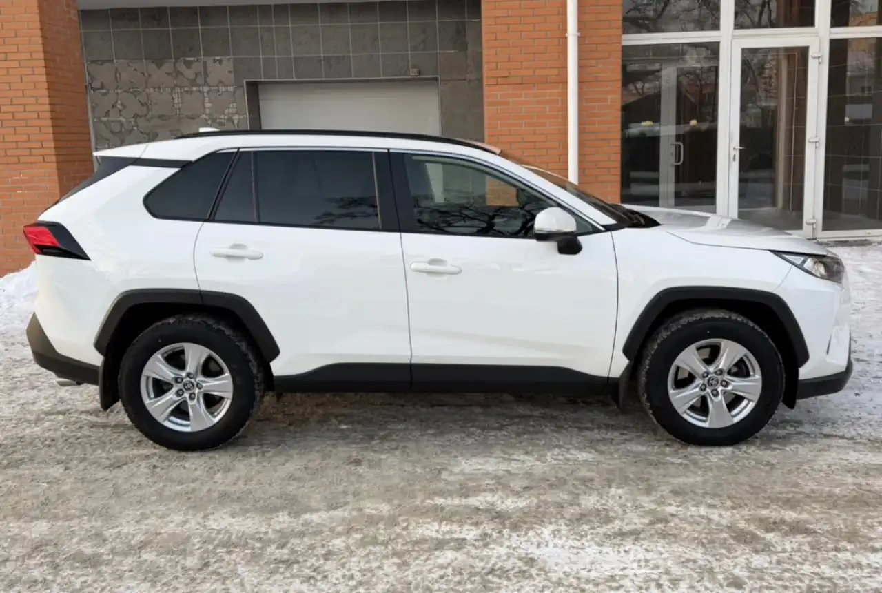 Toyota RAV4 2019 бензин автомат полный привод - Авто в Чебоксары