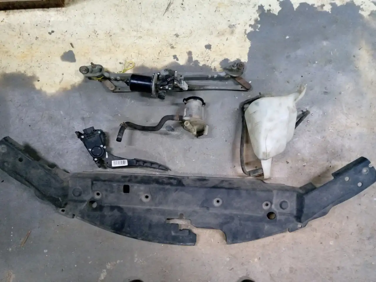 Запчасти для Джили Эмгранд ЕС 7 2015 года - Автозапчасти (Запчасти) в Чебоксары