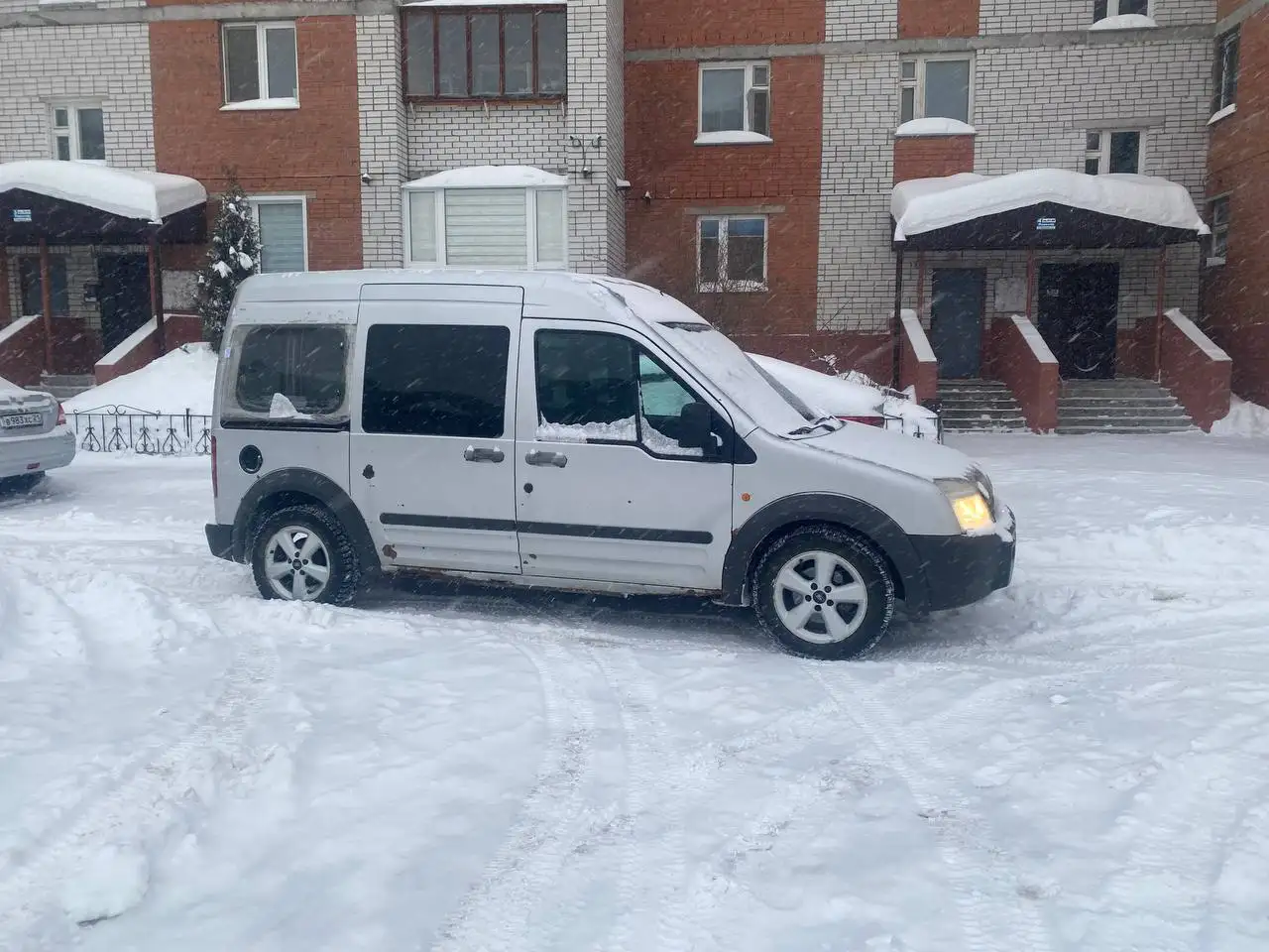 Ford Tourneo Connect 2003 - Минивэны (Авто) в Чебоксары