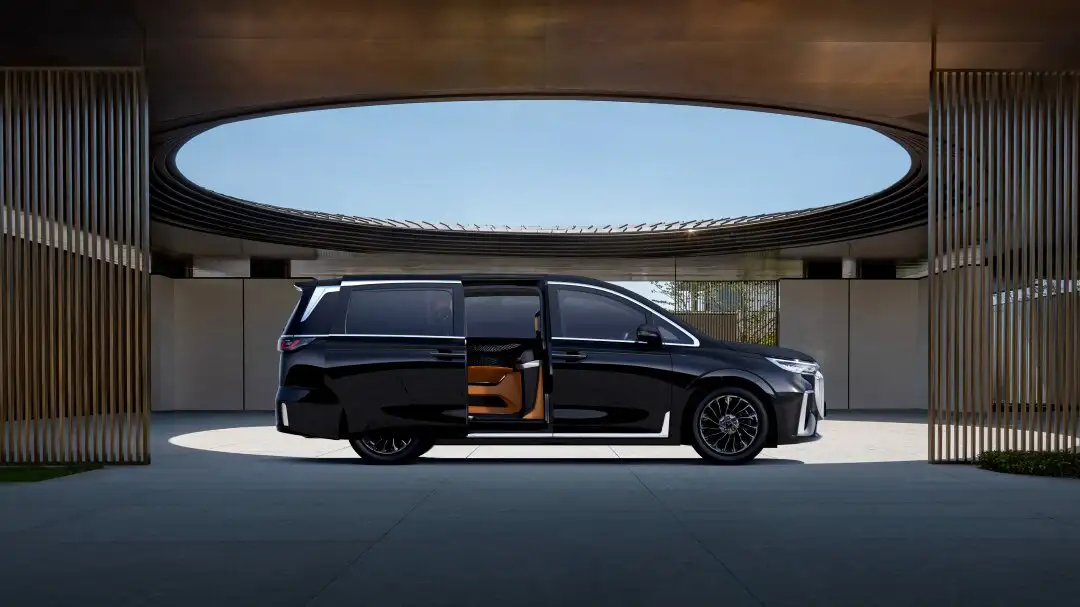 Премиальный гибридный минивэн VOYAH МЕЧТА/DREAM - Минивэны (Авто) в Чебоксары