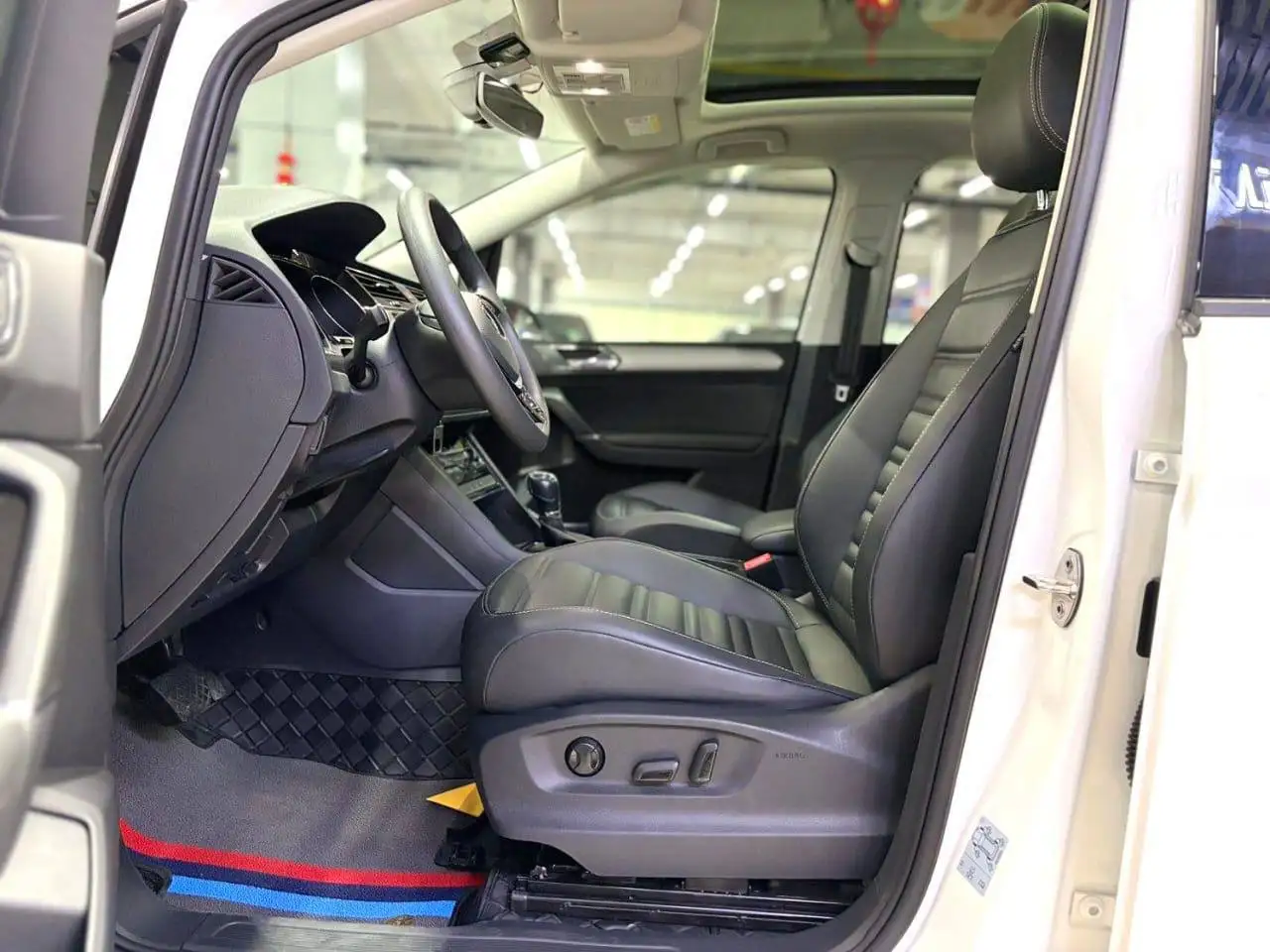 Volkswagen Touran-L 2022 - Минивэн (Авто) в Чебоксары