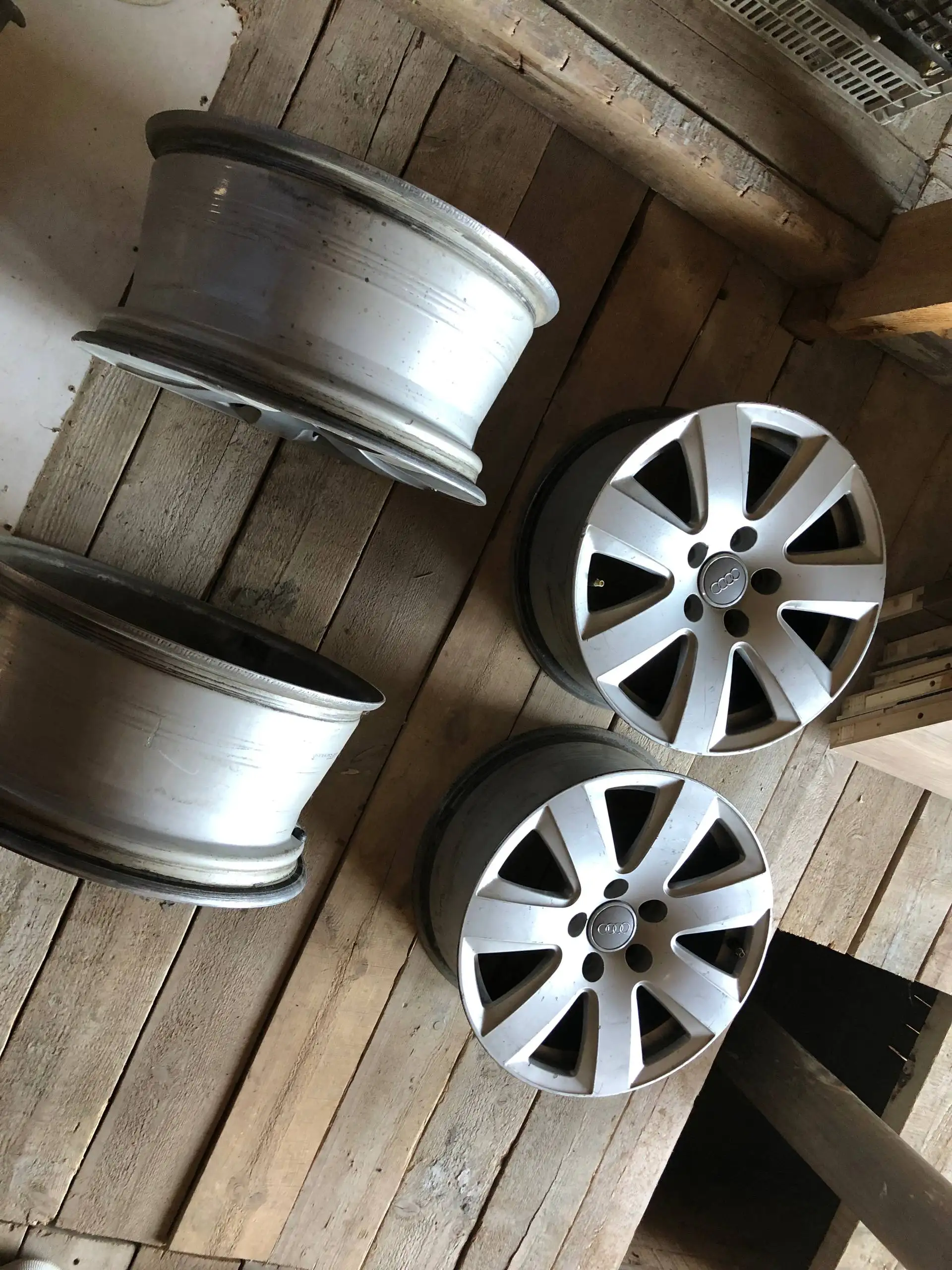 Продаю литые диски на Audi - Запчасти и аксессуары (Авто) в Чебоксары