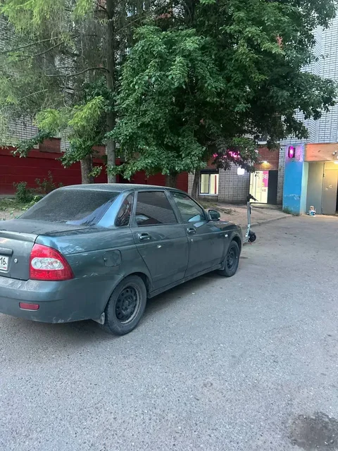 Приора 2011 года с новыми задними стаканами и заменой порогов - Легковые авто в Чебоксары