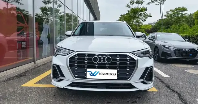 Audi Q3 2023 года - Hyundai Solaris в Чебоксары