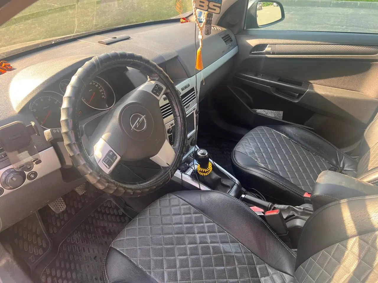 Opel Astra 2010, 1.6 - Легковые автомобили (Авто) в Чебоксары