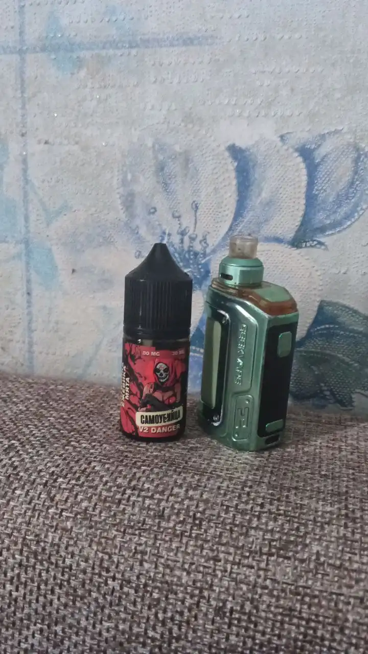 Продам Хиро 2 с жижей - Вейпы и электронные сигареты (Электроника) в Оренбург